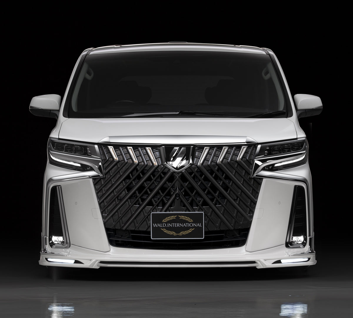 Alphard (AYH30) WALD EXECUTIVE LINE(for Aero Body) Front Spoiler(With Chrome Garnish)