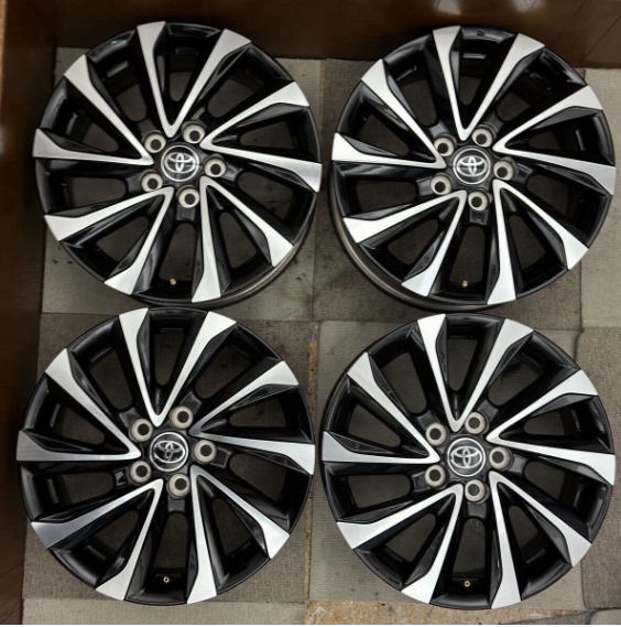 Noah Voxy 17 inch OEM Rim