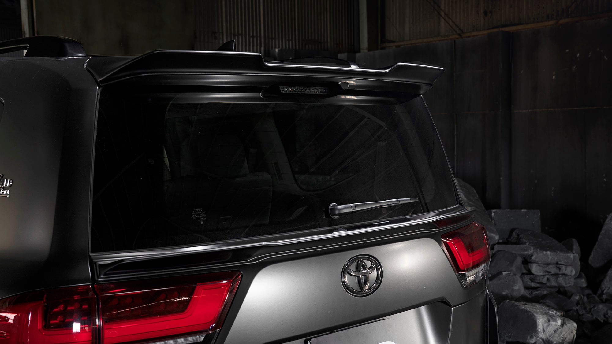 Land Cruiser LC300 WALD SPORTS LINE BLACK BISON EDITION Roof Spoiler